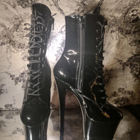 Super Sexy Black Patent Lace Up Shiny Stiletto Boots SMALL WOMAN SZ 5 - Picture 5 of 5